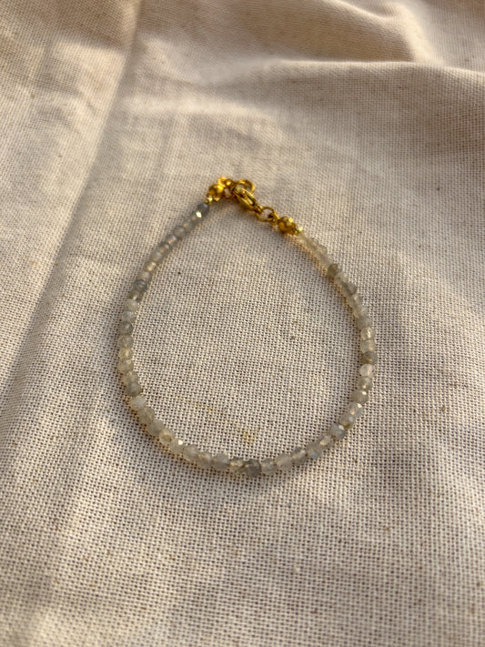 Dainty Labradorite Bracelet